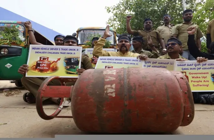 Hürmüz’de Hint gemilerine uygulanan yasak nedeniyle Hindistan’da gaz krizi
