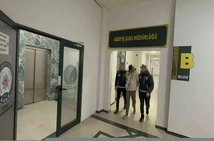 İçinde altın bulunan çelik kasayı çaldı, polis evinde yakaladı
