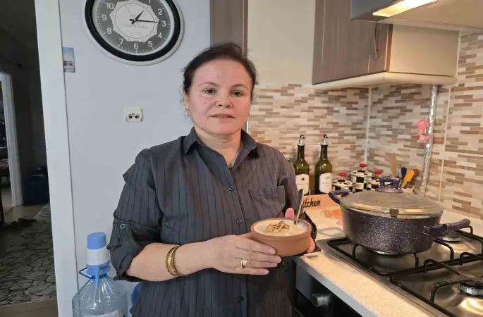 İncir uyutması, adını 2-3 saat uykuya bırakılmasından alıyor, geleneksel tadıyla sofraları süslüyor
