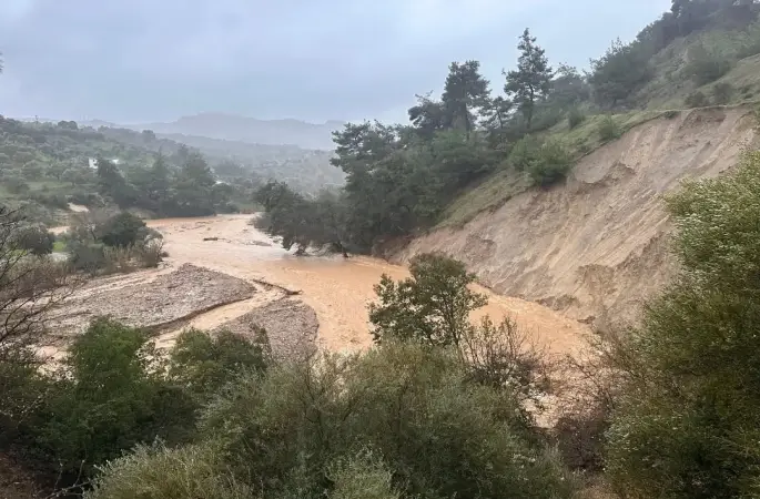 İncirliova’da sağanak sonrası 9 ev tahliye edildi
