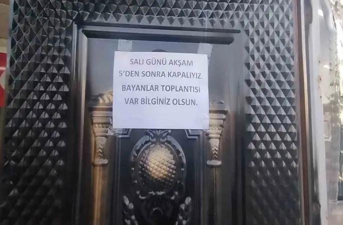 İnegöl’de roller değişti: Erkekler evde, kadınlar kahvede
