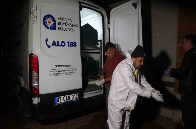 İnternette tanıştığı genç tarafından bıçaklanarak öldürüldü
