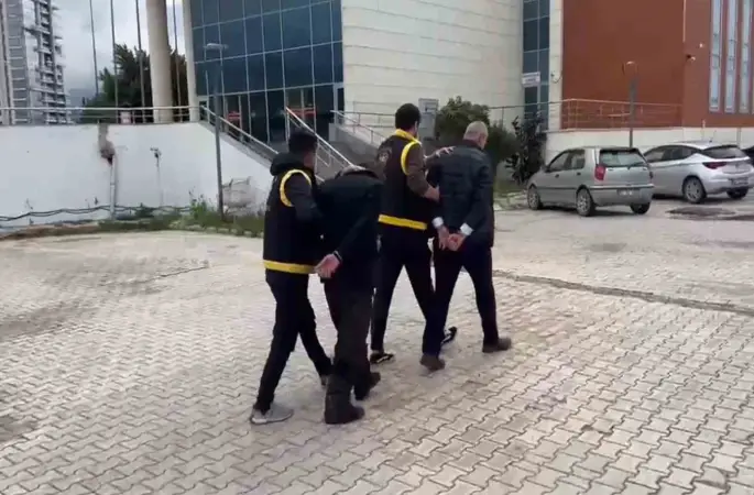 İskenderun’da işledikleri suçlardan aranan 2 kişi yakalandı
