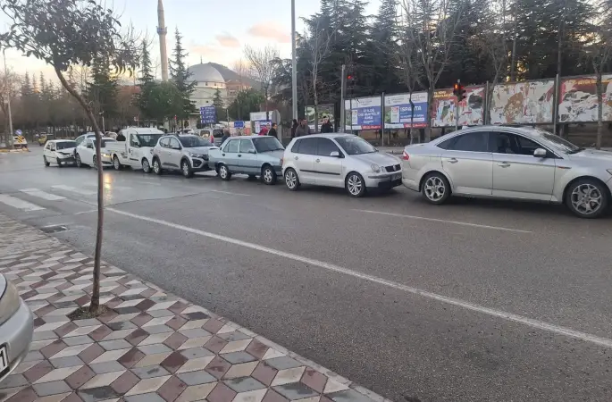 Isparta’da 7 aracın karıştığı zincirleme kaza
