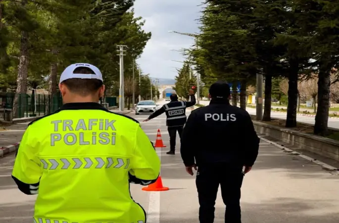 Isparta’da son bir haftalık polis denetimlerinde 52 aranan şahıs yakalandı
