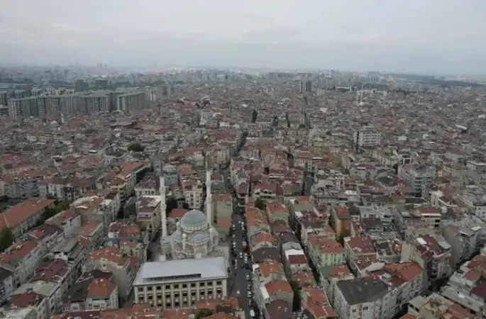 “İstanbul’da kendiliğinden yıkılacak 400 bina var”