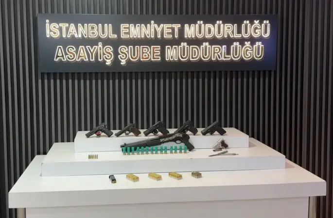 İstanbul merkezli 7 ilde düzenlenen yeni nesil suç örgütlerine yönelik operasyonda gözaltına alınan 42 şüpheli adliyeye sevk edildi
