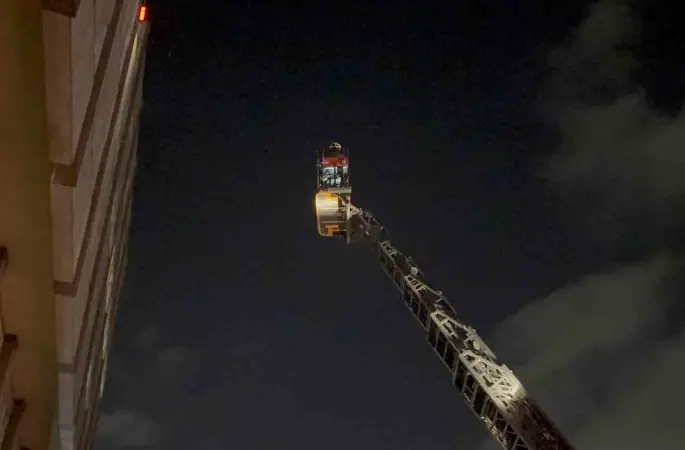 İstanbul Okmeydanı Ağız ve Diş Sağlığı Hastanesi’nde yangın paniği
