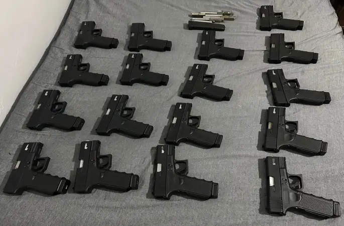 İstanbul’da 19 kaçak tabanca ele geçirildi
