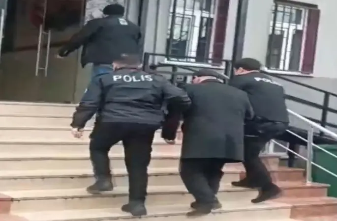 İstanbul’da aranan iki firari yakalandı

