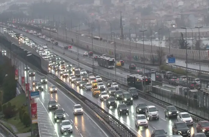 İstanbul’da trafik yoğunluğu yüzde 60’a ulaştı
