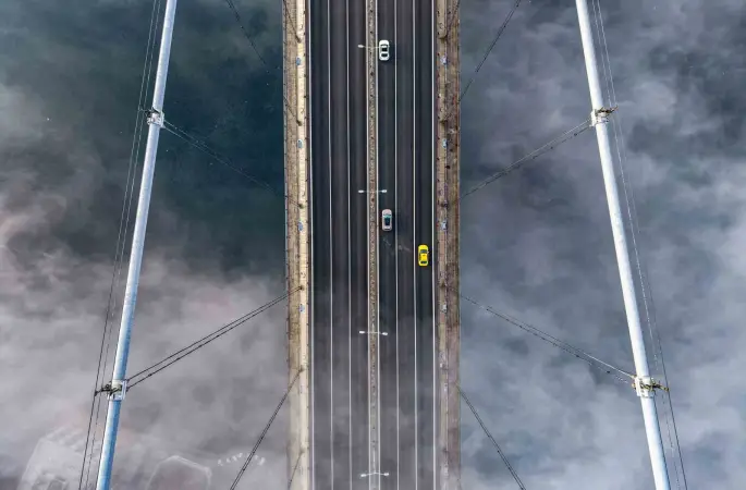 İstanbul’daki yoğun sis Boğaz’da görsel şölen oluşturdu

