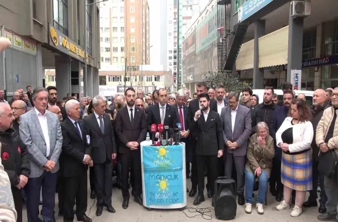 İYİ Parti Bursa’da istifa dalgası: İlçelerde peş peşe ayrılıklar
