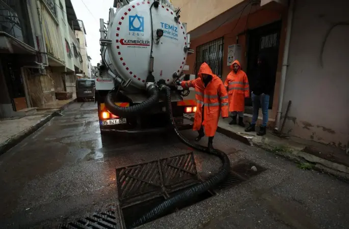 İzmir’de 187 su baskını ihbarına müdahale edildi
