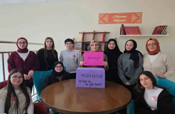 İzmirli öğrencilerin el emeği Gazze’de iftar sofrasına dönüştü
