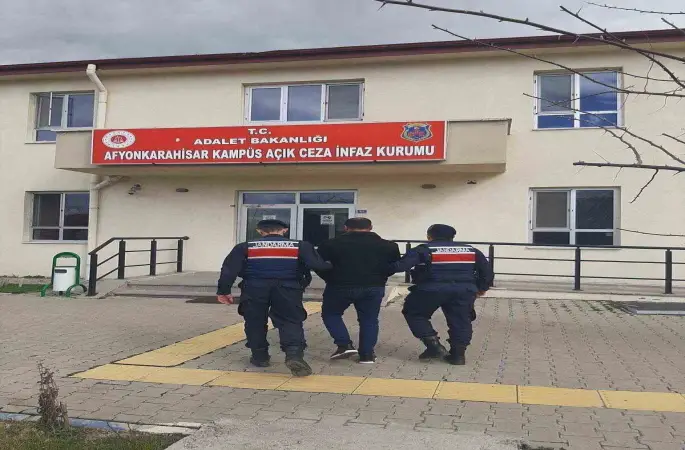 Jandarma çeşitli suçlardan aranan 45 kişiyi yakaladı
