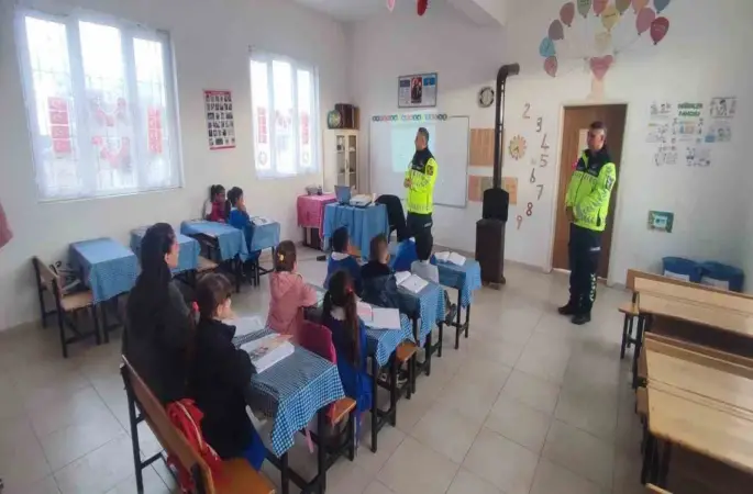 Jandarmadan öğrencilere trafik eğitimi
