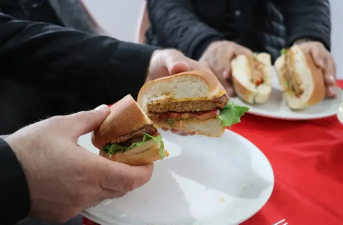 Kadın üreticiler, istiridye mantarından turşu ve köfte yaptı
