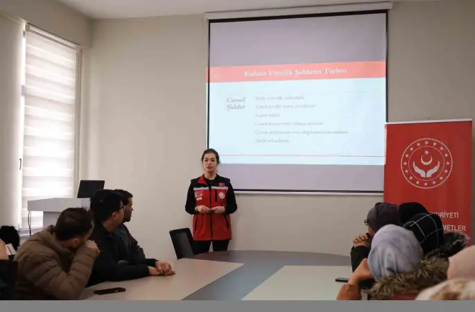 Kadına yönelik şiddetle mücadele eğitimi verildi
