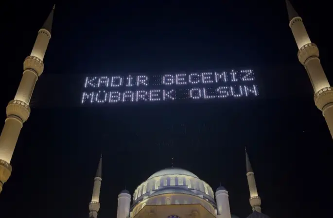Kadir Gecesi Büyük Çamlıca Camii’nde dualarla idrak edildi
