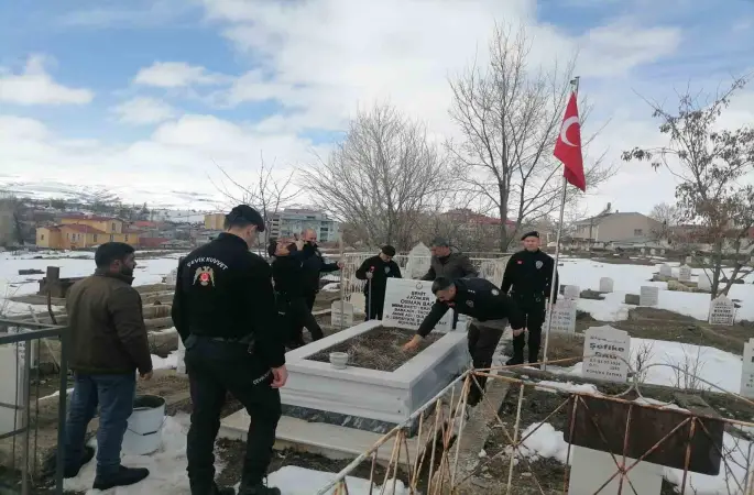 Kahraman şehitlerimizin aziz hatırasına sahip çıktılar
