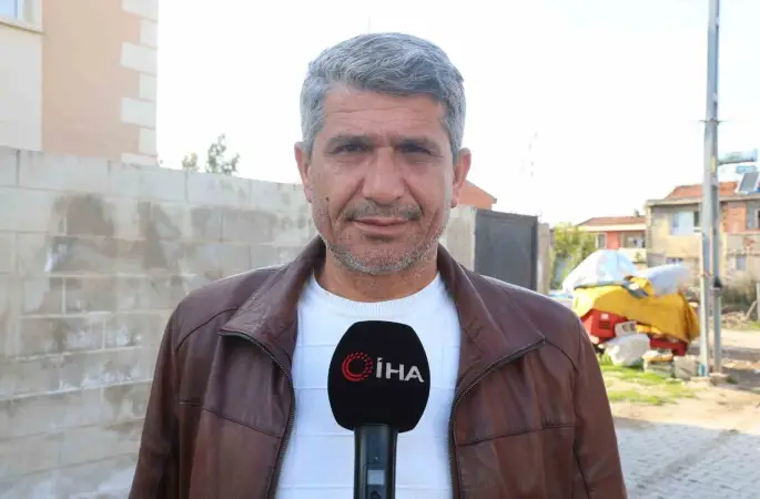 Kaldırımda bulunan para dolu çanta sahibine teslim edildi
