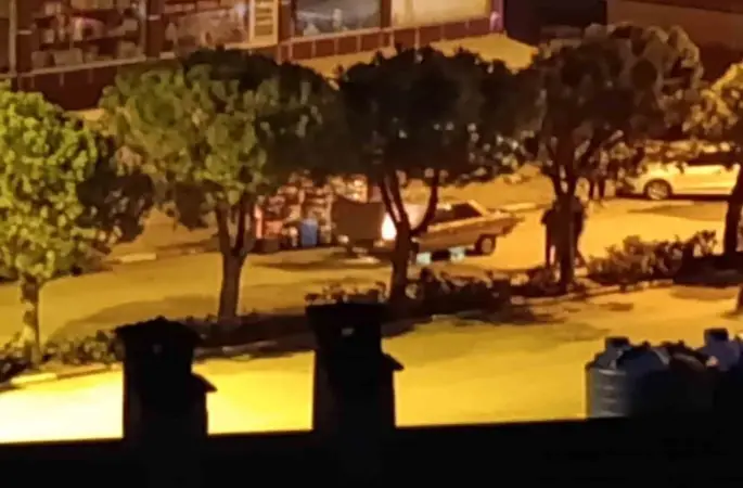 Kale’de seyir halindeki araç alev alev yandı
