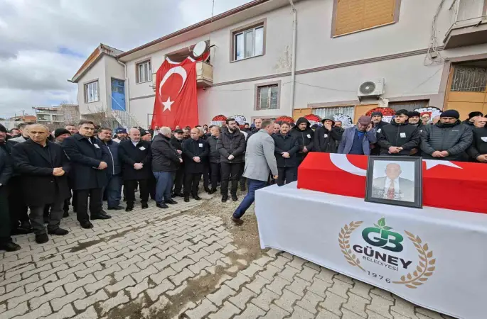 Kalp krizi sonrası vefat eden belediye başkanı toprağa verildi
