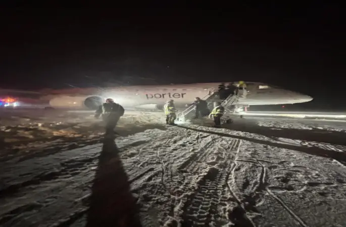 Kanada’da 64 kişinin bulunduğu yolcu uçağı karda kayarak pistten çıktı
