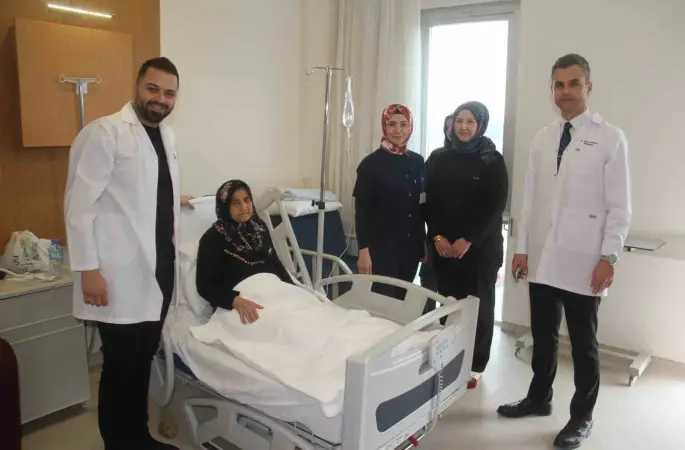 Kanser erken teşhis edildi, kapalı ameliyatla sağlığına kavuşuyor
