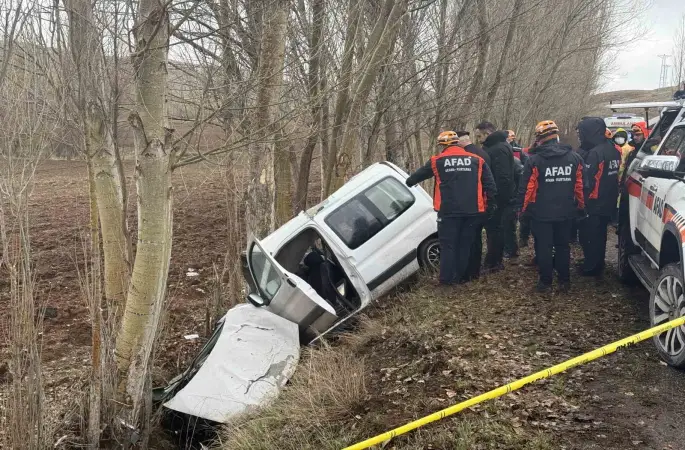 Kanser hastası babasını hastaneye götürürken kaza yaptı: 3 ölü
