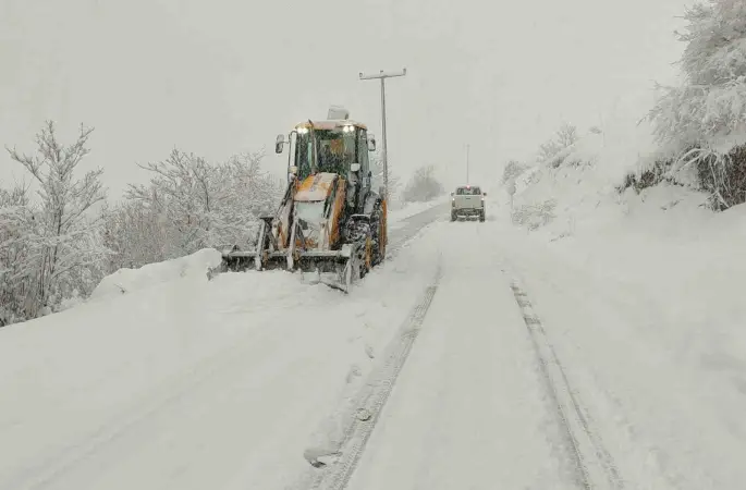 Kar alarmı: Bin 200 personel ve 354 araç sahada
