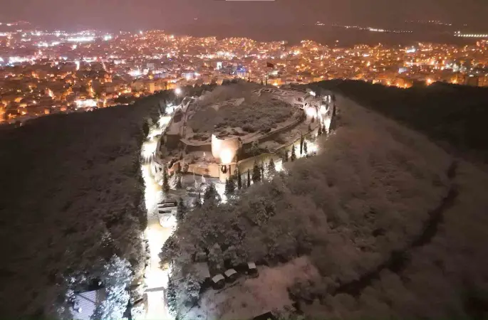 Kar altında kalan Aydos Kalesi havadan görüntülendi
