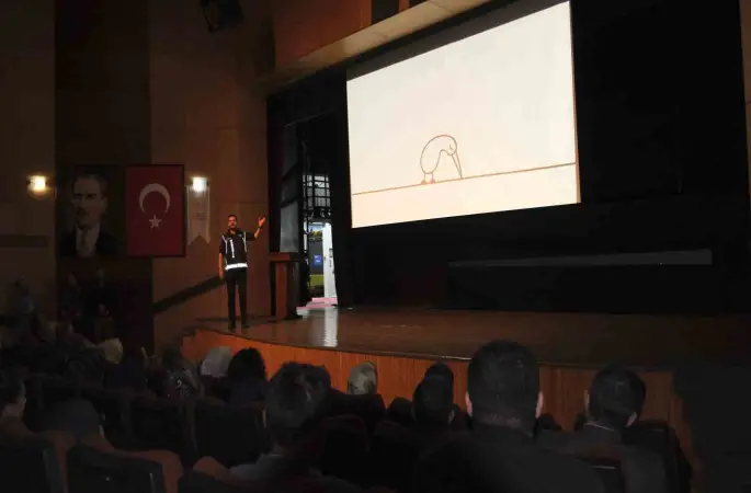 Karaman’da "En iyi narkotik polisi anne" semineri
