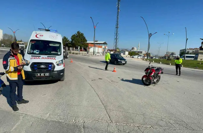 Karaman’da motosiklet kazası kamerada: 1 yaralı
