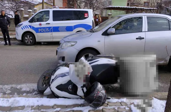 Karaman’da otomobille motokurye çarpıştı: 1 yaralı
