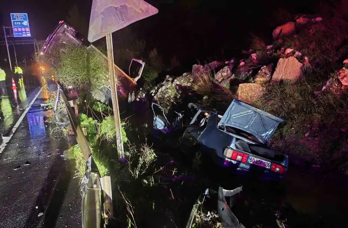 Karayolu savaş alanına döndü: 3 yaralı
