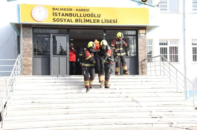 Karesi’de 413 öğrencili dev deprem tatbikatı
