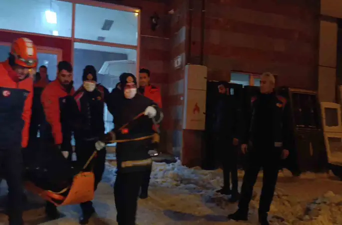 Kars’ta asansör boşluğuna düşen bir kişi hayatını kaybetti
