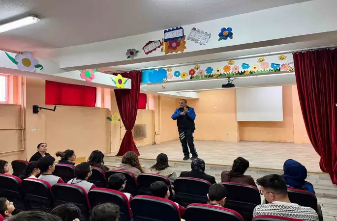 Kars’ta öğrencilere güvenlik eğitimi verildi
