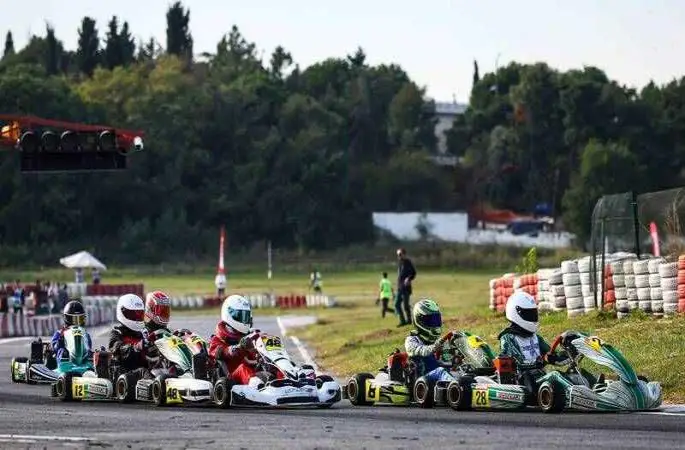 Karting 6. ayakta nefes kesen çekişme