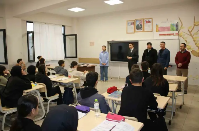 Kaymakam Alpay’dan liseli gençlerle bir araya geldi
