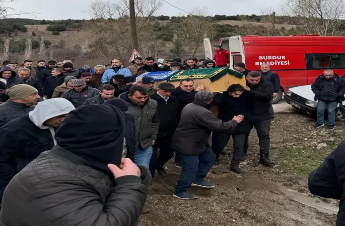 Kazada ağır yaralanan genç 5 günlük yaşam mücadelesini kaybetti
