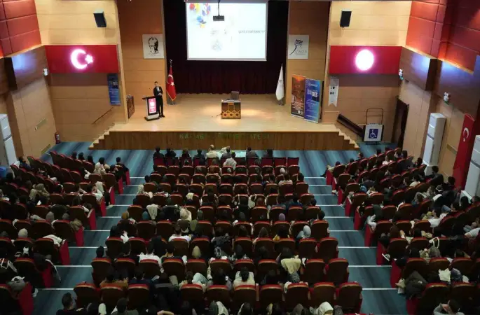 KBÜ’de diş hekimliği öğrencileri sempozyumda buluştu
