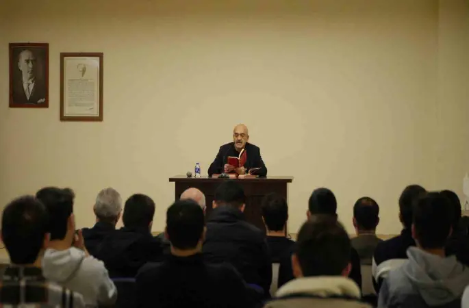 KBÜ’de "Nübüvvetin İspatı" söyleşisi gerçekleştirildi
