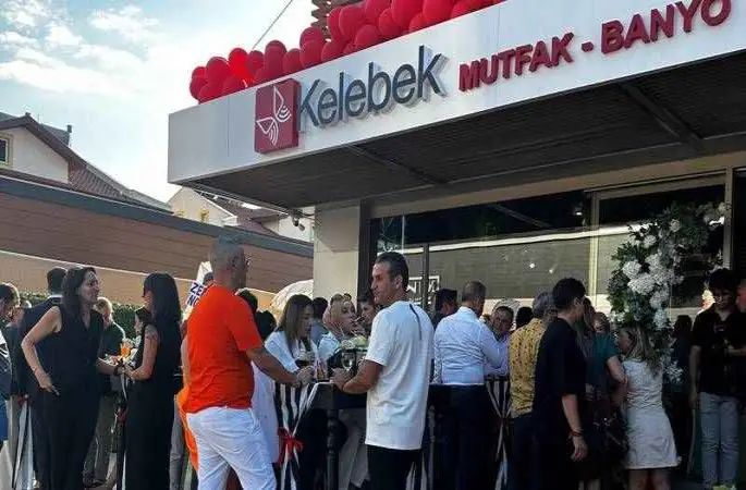 Kelebek Mobilya’dan iki yeni mağaza açılışı