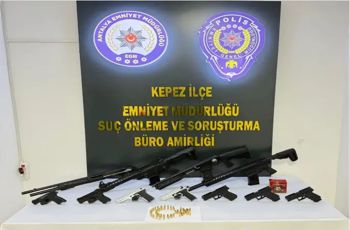 Kepez’de şafak operasyonu: 11 adrese eş zamanlı baskın
