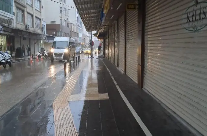 Kilis’te sağanak yağış etkili oluyor
