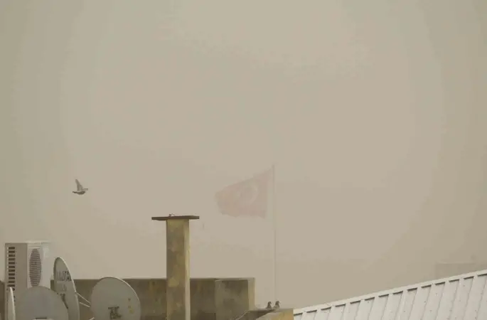 Kilis’te toz taşınımı hayatı olumsuz etkiliyor
