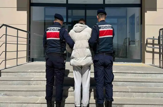 Kırıkkale’de aranan 2 hükümlü jandarma operasyonuyla yakalandı
